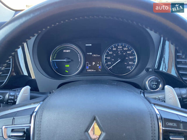 Белый Мицубиси Аутлендер, объемом двигателя 2 л и пробегом 109 тыс. км за 16999 $, фото 13 на Automoto.ua