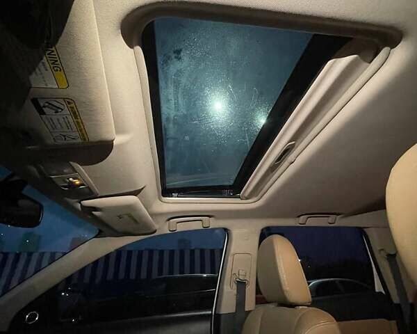 Белый Мицубиси Аутлендер, объемом двигателя 3 л и пробегом 148 тыс. км за 18500 $, фото 23 на Automoto.ua