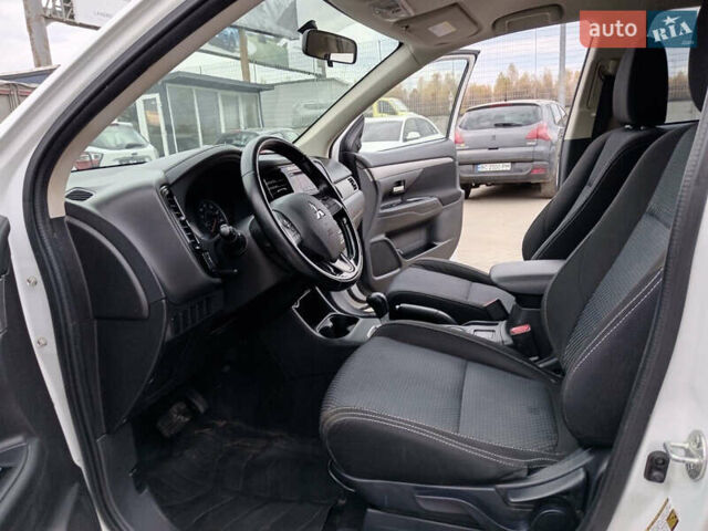 Белый Мицубиси Аутлендер, объемом двигателя 2.4 л и пробегом 225 тыс. км за 10999 $, фото 15 на Automoto.ua