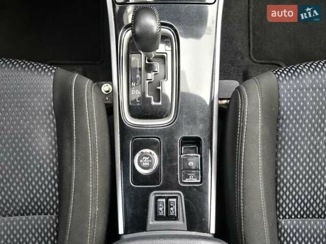 Белый Мицубиси Аутлендер, объемом двигателя 2.4 л и пробегом 115 тыс. км за 19300 $, фото 25 на Automoto.ua