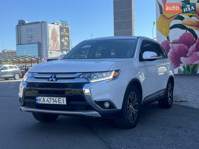 Міцубісі Аутлендер 2017 у Києві на Automoto.ua Білий Міцубісі Аутлендер, об'ємом двигуна 2.4 л та пробігом 210 тис. км за 13550 $, фото 2 на Automoto.ua