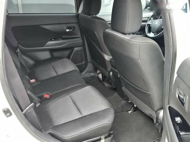 Белый Мицубиси Аутлендер, объемом двигателя 2.4 л и пробегом 115 тыс. км за 19300 $, фото 13 на Automoto.ua