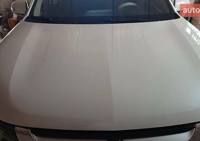 Білий Міцубісі Аутлендер, об'ємом двигуна 2 л та пробігом 115 тис. км за 15000 $, фото 14 на Automoto.ua