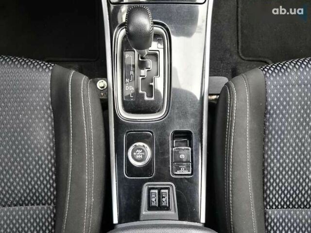 Белый Мицубиси Аутлендер, объемом двигателя 2.4 л и пробегом 115 тыс. км за 19300 $, фото 25 на Automoto.ua