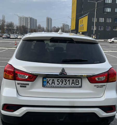 Білий Міцубісі Аутлендер, об'ємом двигуна 2 л та пробігом 47 тис. км за 13700 $, фото 6 на Automoto.ua
