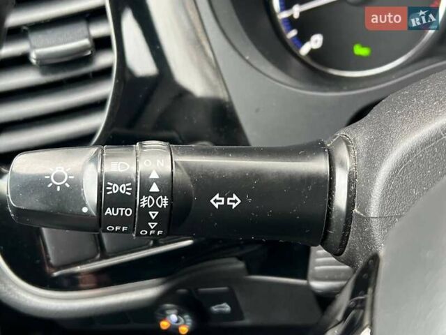 Белый Мицубиси Аутлендер, объемом двигателя 2.36 л и пробегом 153 тыс. км за 15700 $, фото 24 на Automoto.ua