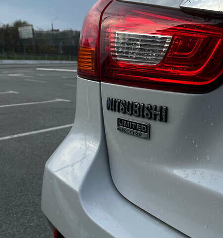 Білий Міцубісі Аутлендер, об'ємом двигуна 2 л та пробігом 47 тис. км за 13700 $, фото 5 на Automoto.ua