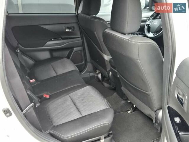 Белый Мицубиси Аутлендер, объемом двигателя 2.4 л и пробегом 115 тыс. км за 19300 $, фото 13 на Automoto.ua