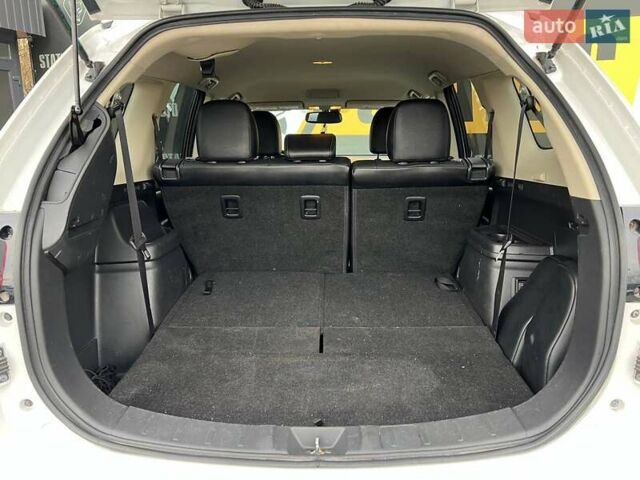 Белый Мицубиси Аутлендер, объемом двигателя 2.36 л и пробегом 153 тыс. км за 15700 $, фото 10 на Automoto.ua