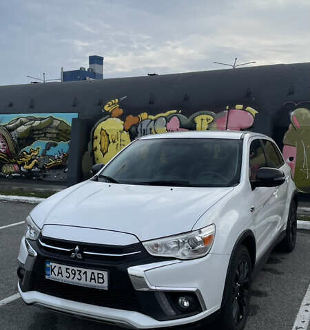 Білий Міцубісі Аутлендер, об'ємом двигуна 2 л та пробігом 47 тис. км за 13700 $, фото 2 на Automoto.ua