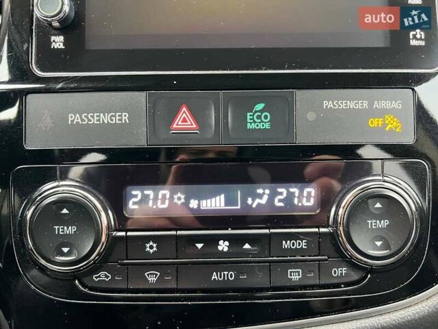 Белый Мицубиси Аутлендер, объемом двигателя 2.36 л и пробегом 153 тыс. км за 15700 $, фото 28 на Automoto.ua