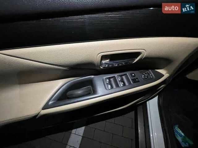 Белый Мицубиси Аутлендер, объемом двигателя 3 л и пробегом 148 тыс. км за 18500 $, фото 33 на Automoto.ua