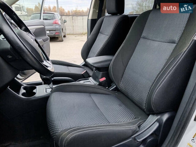 Белый Мицубиси Аутлендер, объемом двигателя 2.4 л и пробегом 225 тыс. км за 10999 $, фото 12 на Automoto.ua