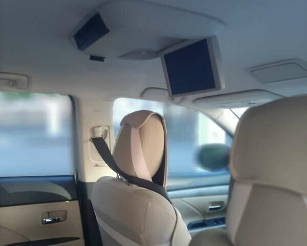 Белый Мицубиси Аутлендер, объемом двигателя 2.36 л и пробегом 90 тыс. км за 15500 $, фото 9 на Automoto.ua