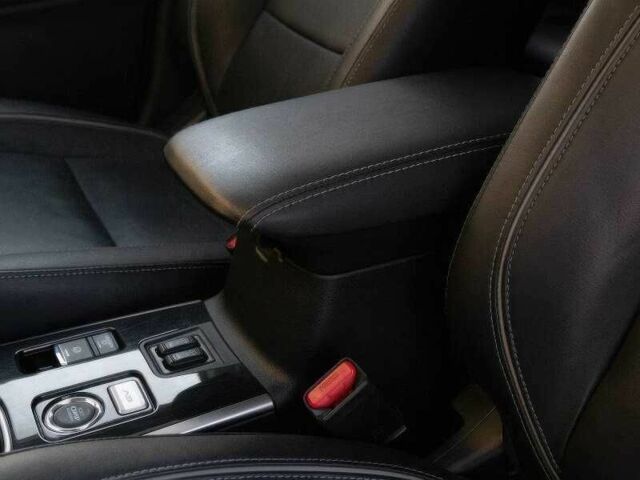 Белый Мицубиси Аутлендер, объемом двигателя 2 л и пробегом 89 тыс. км за 8500 $, фото 7 на Automoto.ua