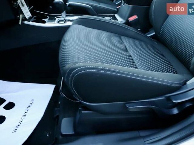 Міцубісі Аутлендер 2018 у Дрогобичі на Automoto.ua Білий Міцубісі Аутлендер, об'ємом двигуна 2.4 л та пробігом 59 тис. км за 17999 $, фото 62 на Automoto.ua
