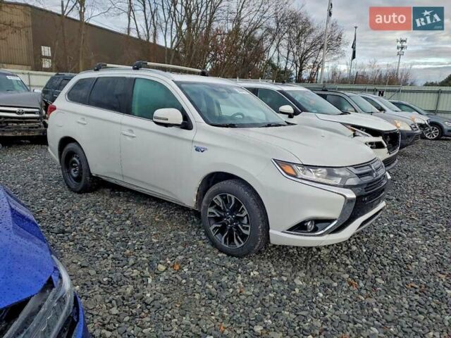 Білий Міцубісі Аутлендер, об'ємом двигуна 2 л та пробігом 117 тис. км за 4000 $, фото 4 на Automoto.ua