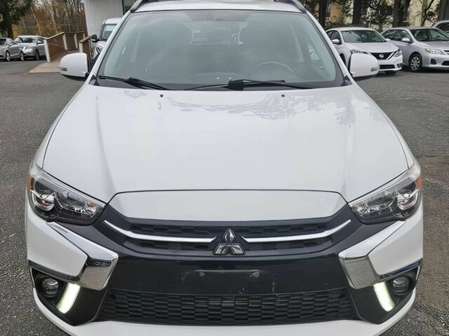 Білий Міцубісі Аутлендер, об'ємом двигуна 2.4 л та пробігом 30 тис. км за 10500 $, фото 1 на Automoto.ua