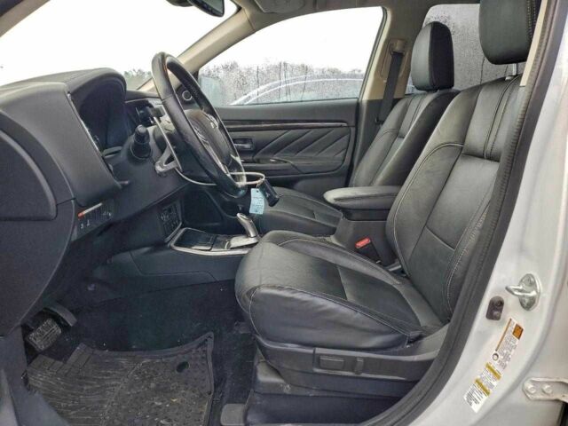 Белый Мицубиси Аутлендер, объемом двигателя 2 л и пробегом 73 тыс. км за 4000 $, фото 6 на Automoto.ua