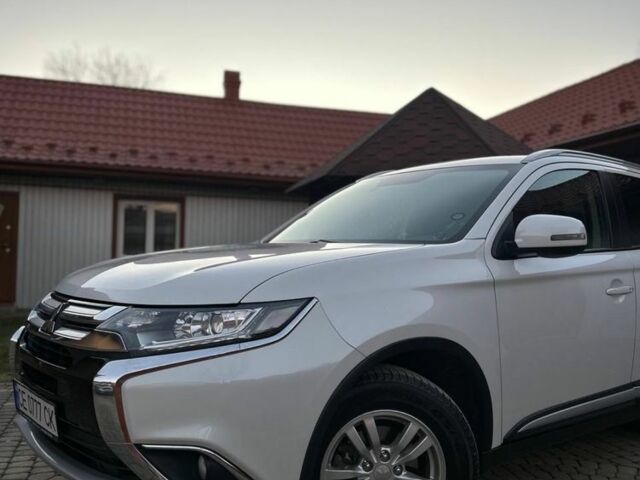 Білий Міцубісі Аутлендер, об'ємом двигуна 2 л та пробігом 161 тис. км за 18000 $, фото 1 на Automoto.ua