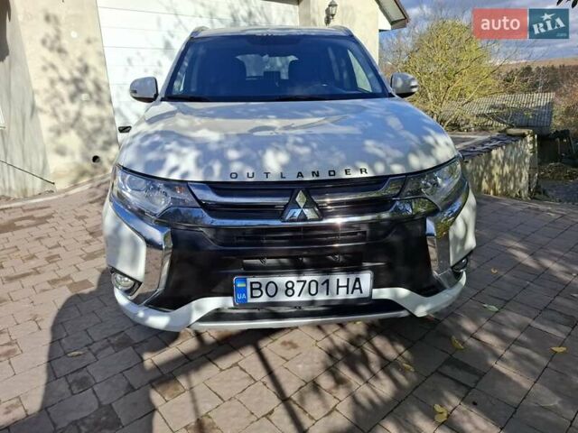 Мицубиси Аутлендер 2018 в Тернополе на Automoto.ua Белый Мицубиси Аутлендер, объемом двигателя 2 л и пробегом 96 тыс. км за 18900 $, фото 1 на Automoto.ua