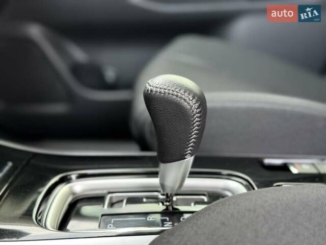 Белый Мицубиси Аутлендер, объемом двигателя 2 л и пробегом 45 тыс. км за 20200 $, фото 50 на Automoto.ua