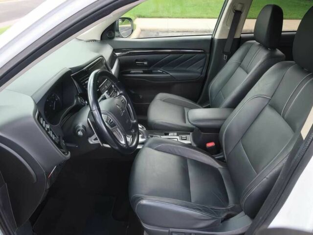 Белый Мицубиси Аутлендер, объемом двигателя 2 л и пробегом 50 тыс. км за 11699 $, фото 10 на Automoto.ua