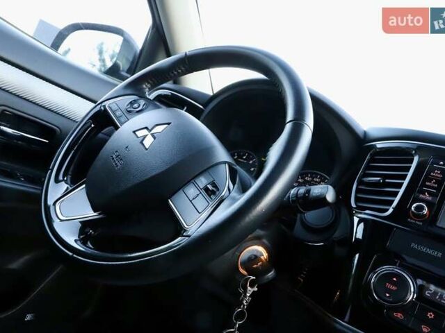 Міцубісі Аутлендер 2018 у Дрогобичі на Automoto.ua Білий Міцубісі Аутлендер, об'ємом двигуна 2.4 л та пробігом 59 тис. км за 17999 $, фото 53 на Automoto.ua