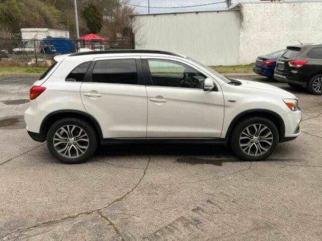 Белый Мицубиси Аутлендер, объемом двигателя 2.4 л и пробегом 67 тыс. км за 7000 $, фото 3 на Automoto.ua