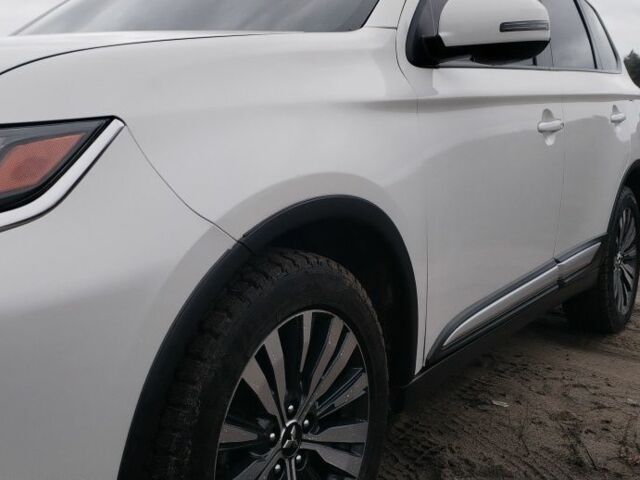 Белый Мицубиси Аутлендер, объемом двигателя 2.4 л и пробегом 122 тыс. км за 17400 $, фото 9 на Automoto.ua