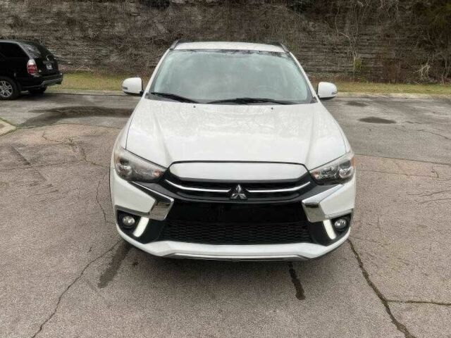 Белый Мицубиси Аутлендер, объемом двигателя 2.4 л и пробегом 67 тыс. км за 7000 $, фото 1 на Automoto.ua