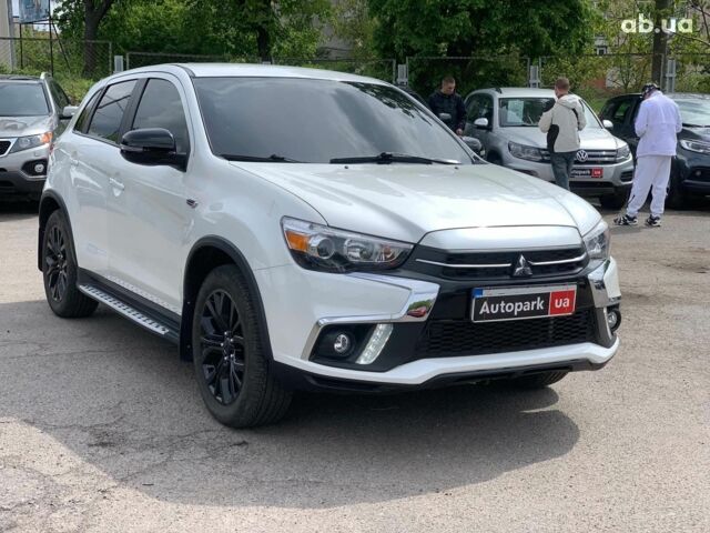 Білий Міцубісі Аутлендер, об'ємом двигуна 2.4 л та пробігом 101 тис. км за 14990 $, фото 2 на Automoto.ua
