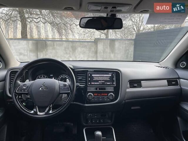 Белый Мицубиси Аутлендер, объемом двигателя 2.36 л и пробегом 112 тыс. км за 21500 $, фото 14 на Automoto.ua