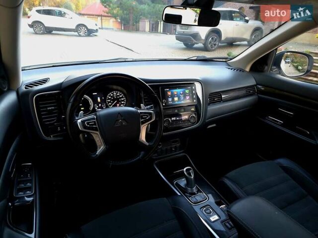 Мицубиси Аутлендер 2018 в Львове на Automoto.ua Белый Мицубиси Аутлендер, объемом двигателя 2 л и пробегом 177 тыс. км за 19950 $, фото 24 на Automoto.ua