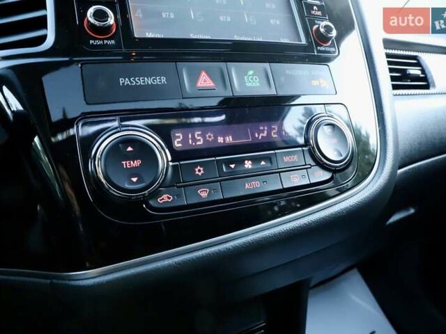 Міцубісі Аутлендер 2018 у Дрогобичі на Automoto.ua Білий Міцубісі Аутлендер, об'ємом двигуна 2.4 л та пробігом 59 тис. км за 17999 $, фото 69 на Automoto.ua