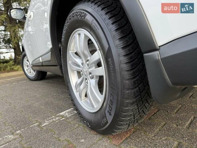 Белый Мицубиси Аутлендер, объемом двигателя 2 л и пробегом 45 тыс. км за 20200 $, фото 17 на Automoto.ua