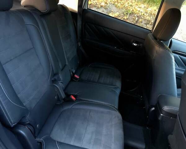 Мицубиси Аутлендер 2018 в Львове на Automoto.ua Белый Мицубиси Аутлендер, объемом двигателя 2 л и пробегом 177 тыс. км за 19950 $, фото 31 на Automoto.ua