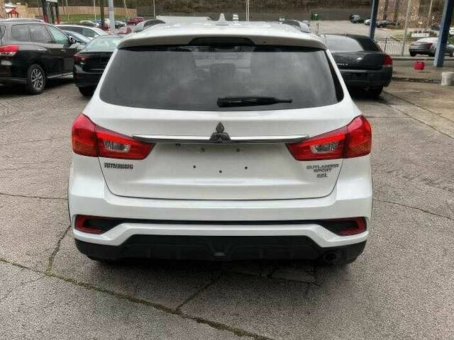 Белый Мицубиси Аутлендер, объемом двигателя 2.4 л и пробегом 67 тыс. км за 7000 $, фото 4 на Automoto.ua