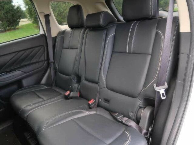 Білий Міцубісі Аутлендер, об'ємом двигуна 2 л та пробігом 44 тис. км за 12500 $, фото 14 на Automoto.ua