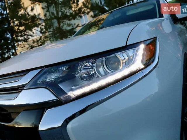 Міцубісі Аутлендер 2018 у Дрогобичі на Automoto.ua Білий Міцубісі Аутлендер, об'ємом двигуна 2.4 л та пробігом 59 тис. км за 17999 $, фото 32 на Automoto.ua