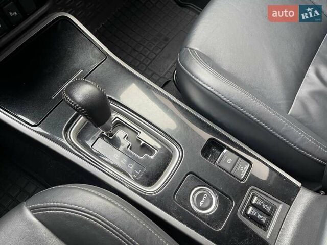 Белый Мицубиси Аутлендер, объемом двигателя 2.36 л и пробегом 112 тыс. км за 21500 $, фото 19 на Automoto.ua