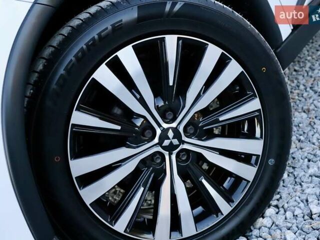 Міцубісі Аутлендер 2018 у Дрогобичі на Automoto.ua Білий Міцубісі Аутлендер, об'ємом двигуна 2.4 л та пробігом 59 тис. км за 17999 $, фото 28 на Automoto.ua