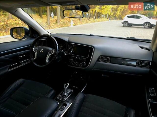Мицубиси Аутлендер 2018 в Львове на Automoto.ua Белый Мицубиси Аутлендер, объемом двигателя 2 л и пробегом 177 тыс. км за 19950 $, фото 21 на Automoto.ua