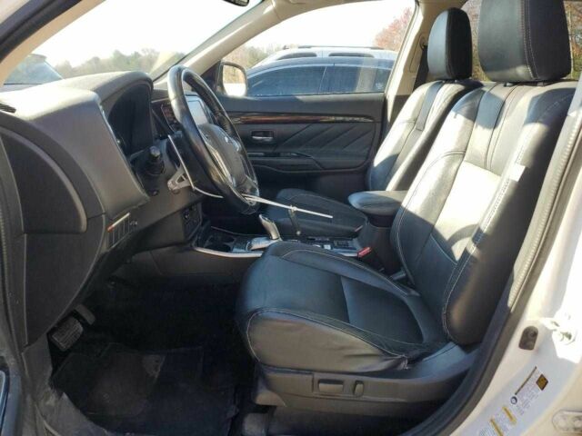 Белый Мицубиси Аутлендер, объемом двигателя 2 л и пробегом 129 тыс. км за 5100 $, фото 6 на Automoto.ua