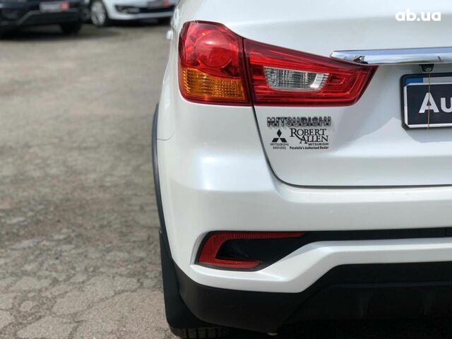 Білий Міцубісі Аутлендер, об'ємом двигуна 2.4 л та пробігом 101 тис. км за 14990 $, фото 11 на Automoto.ua