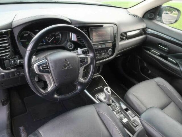 Білий Міцубісі Аутлендер, об'ємом двигуна 2 л та пробігом 40 тис. км за 15000 $, фото 9 на Automoto.ua