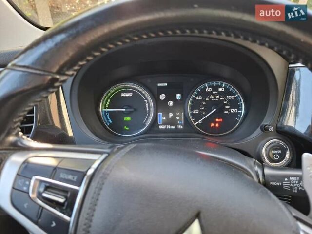 Мицубиси Аутлендер 2018 в Тернополе на Automoto.ua Белый Мицубиси Аутлендер, объемом двигателя 2 л и пробегом 96 тыс. км за 18900 $, фото 14 на Automoto.ua