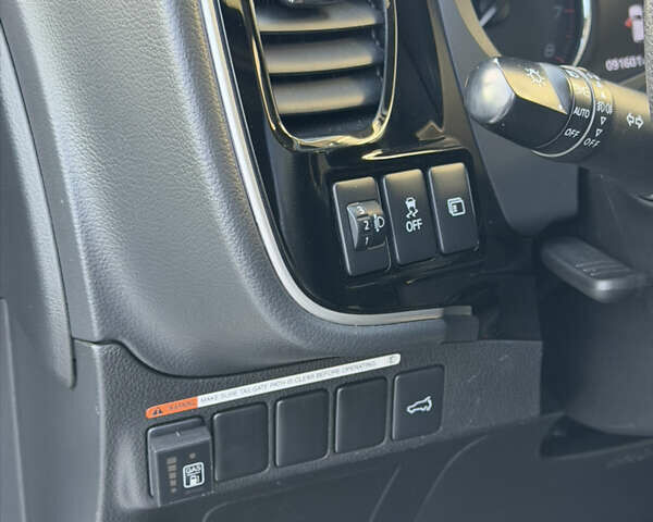 Белый Мицубиси Аутлендер, объемом двигателя 2.4 л и пробегом 91 тыс. км за 19199 $, фото 11 на Automoto.ua