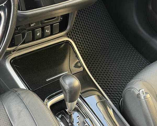 Белый Мицубиси Аутлендер, объемом двигателя 2.4 л и пробегом 91 тыс. км за 19199 $, фото 12 на Automoto.ua