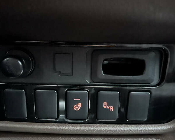 Білий Міцубісі Аутлендер, об'ємом двигуна 2 л та пробігом 191 тис. км за 18800 $, фото 16 на Automoto.ua